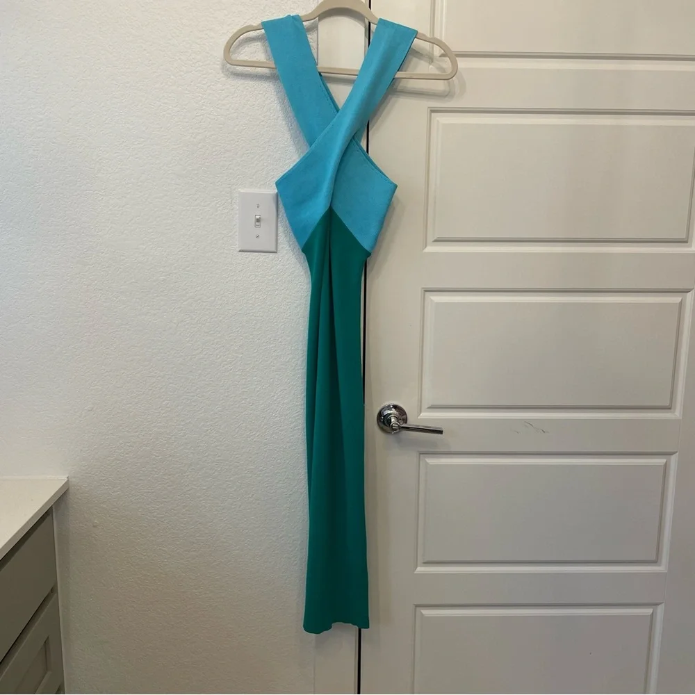 Elegant Green and Blue Midi Dress - Picture 3 of 5